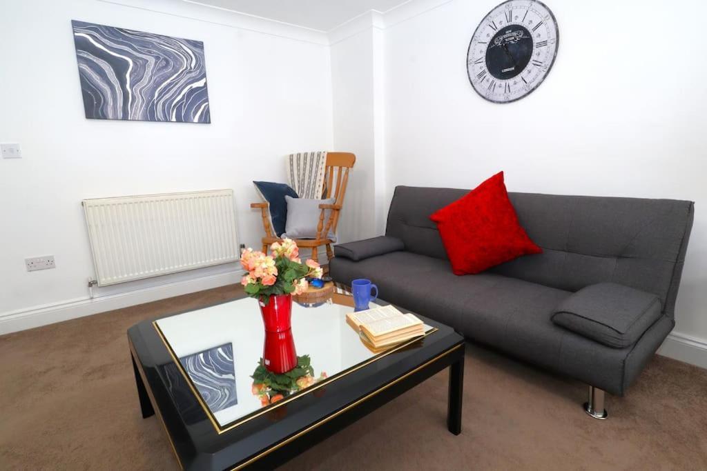 New Sunset Square Eastbourne 2 Bed Apartment, Long Stay Welcome Ngoại thất bức ảnh