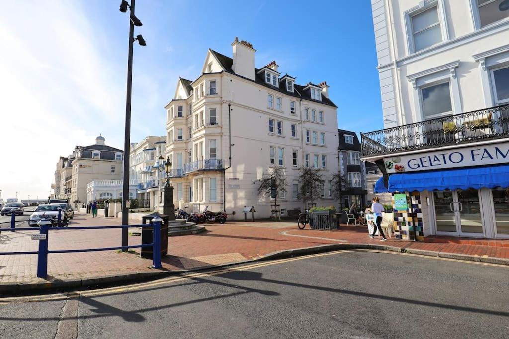 New Sunset Square Eastbourne 2 Bed Apartment, Long Stay Welcome Ngoại thất bức ảnh