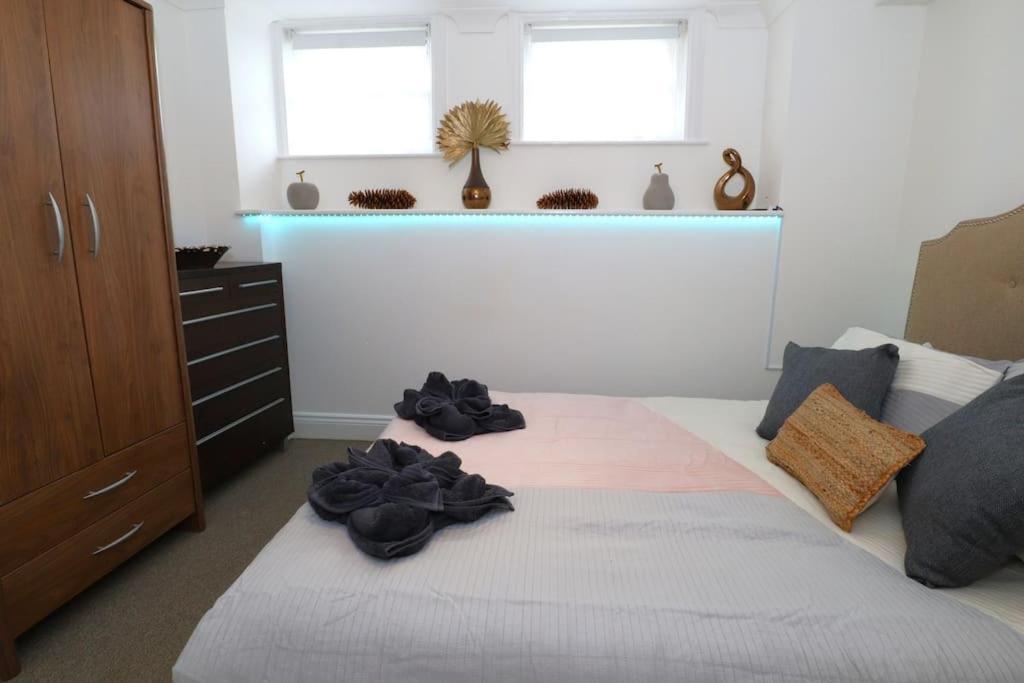 New Sunset Square Eastbourne 2 Bed Apartment, Long Stay Welcome Ngoại thất bức ảnh