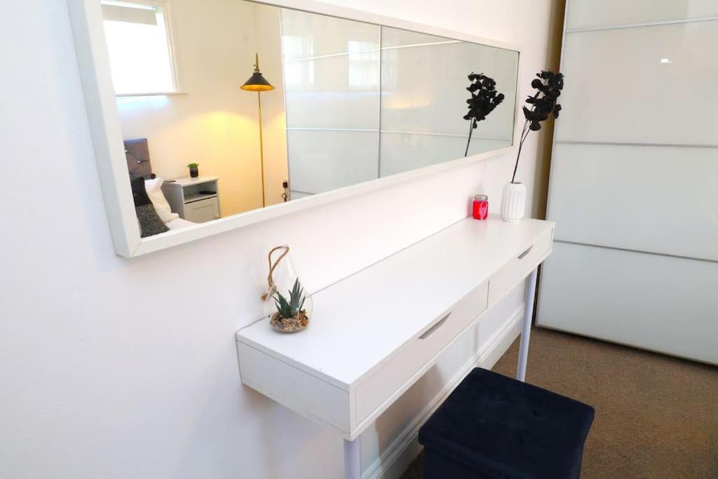 New Sunset Square Eastbourne 2 Bed Apartment, Long Stay Welcome Ngoại thất bức ảnh